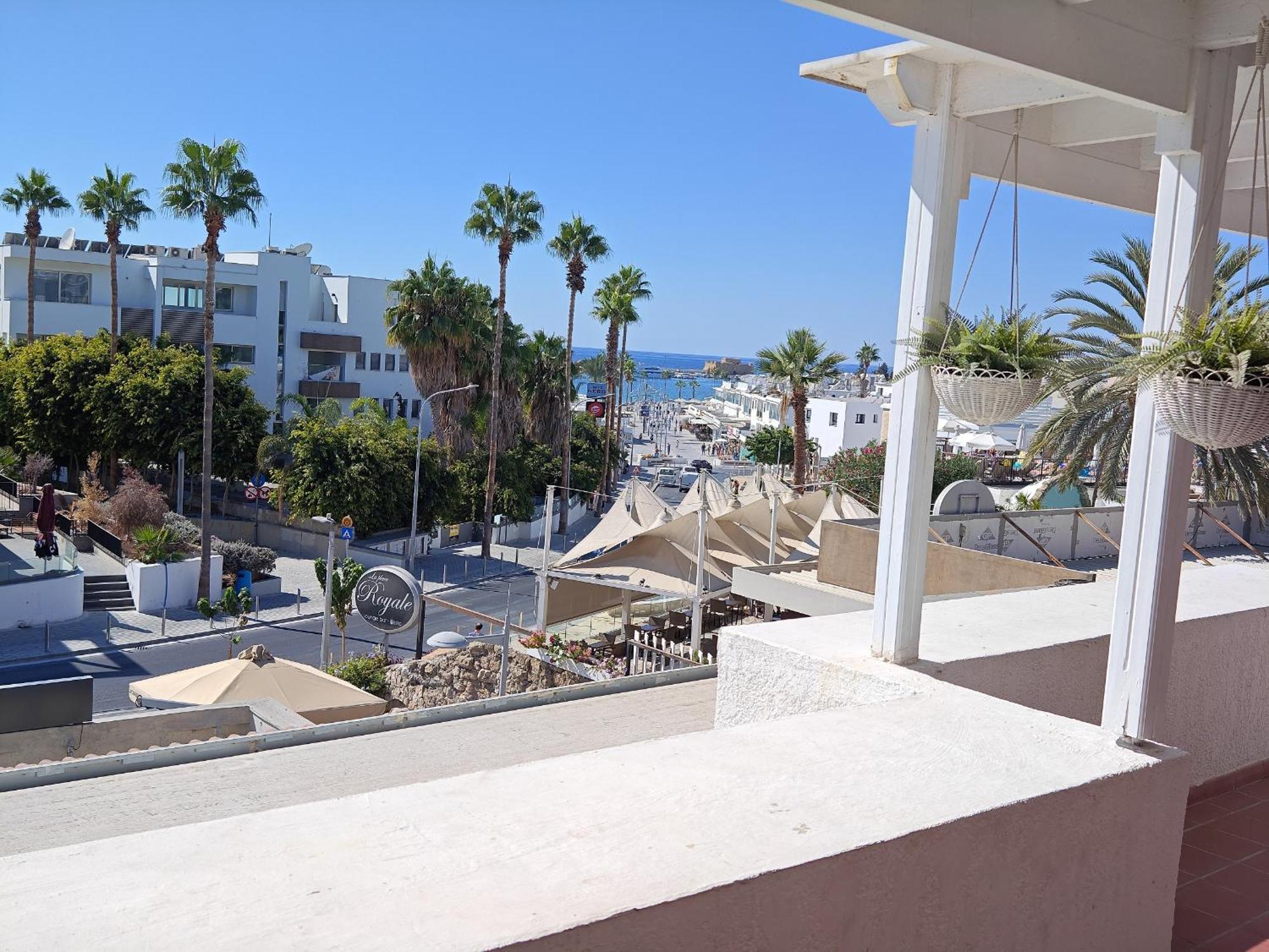 Blue Coast Semeli By The Sea Lejlighed Paphos Eksteriør billede